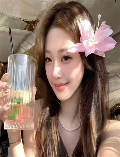 李亚鹏与女友拍婚纱大片_每当我走过老师窗前伴奏_狼狩猎2026手机在线播放