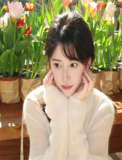 女老師撞臉政治課本封面人物_豐年經繼拇中文4值得入手嗎